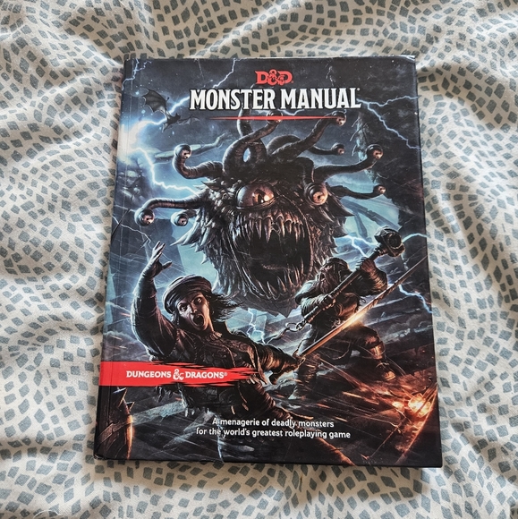 Dungeons & Dragons 5e Monster Manual - Picture 1 of 3